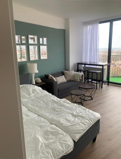 Sky Apartment Im Hotelturm เอาก์สเบิร์ก ภายนอก รูปภาพ